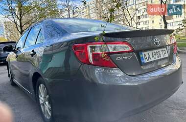 Седан Toyota Camry 2014 в 