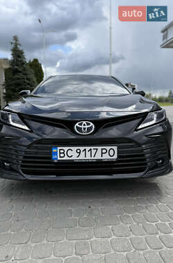 Седан Toyota Camry 2022 в Жовкве