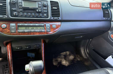 Седан Toyota Camry 2003 в 