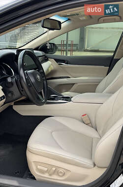 Седан Toyota Camry 2021 в 