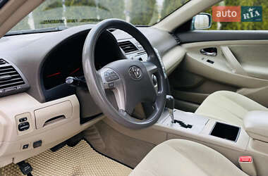 Седан Toyota Camry 2009 в 