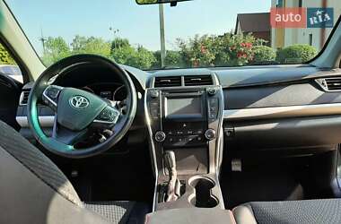 Седан Toyota Camry 2015 в 