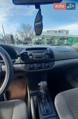 Седан Toyota Camry 2005 в 