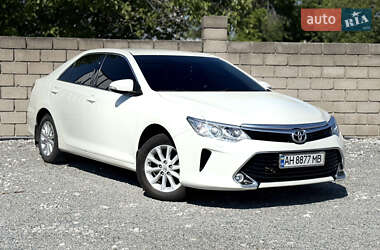 Седан Toyota Camry 2017 в Днепре