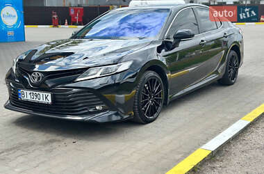 Седан Toyota Camry 2018 в Полтаві