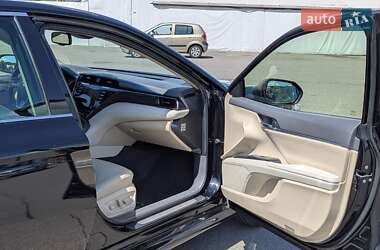Седан Toyota Camry 2020 в 