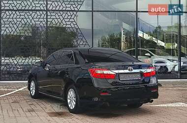 Седан Toyota Camry 2012 в 