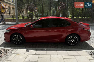 Седан Toyota Camry 2018 в 