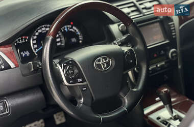 Седан Toyota Camry 2014 в 