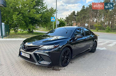 Седан Toyota Camry 2019 в Киеве