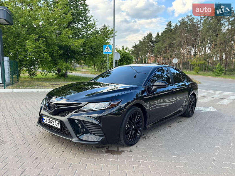Toyota Camry 2019