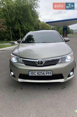 Седан Toyota Camry 2014 в Львове