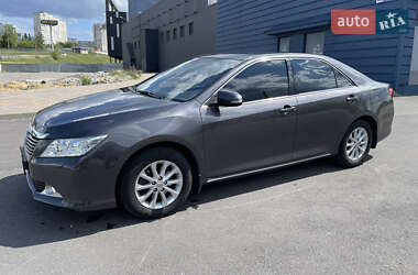 Седан Toyota Camry 2013 в 
