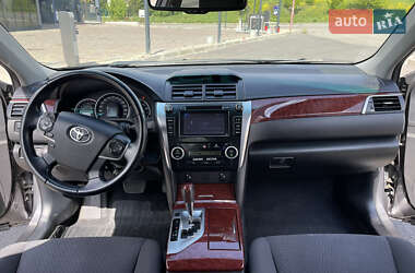 Седан Toyota Camry 2013 в 