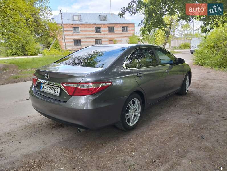 Седан Toyota Camry 2016 в Житомирі