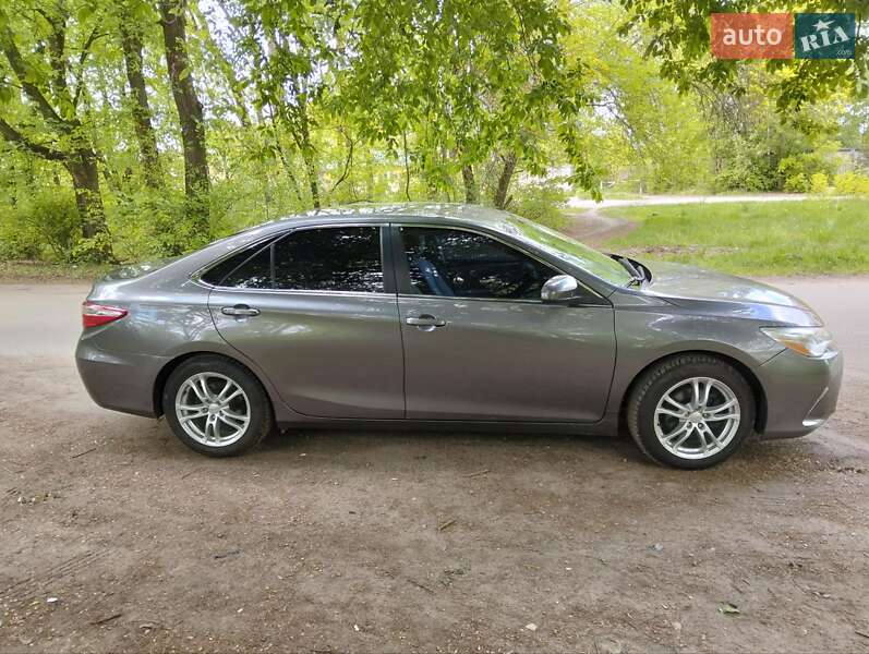 Седан Toyota Camry 2016 в Житомирі
