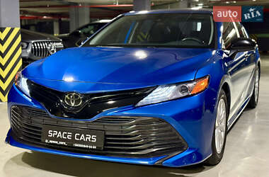 Седан Toyota Camry 2019 в 