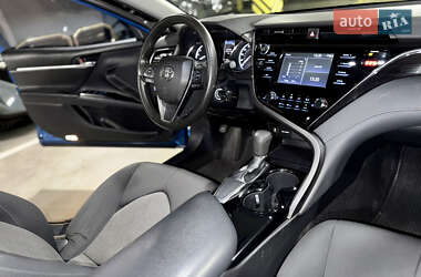 Седан Toyota Camry 2019 в 