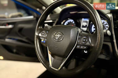 Седан Toyota Camry 2019 в 
