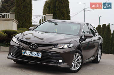 Седан Toyota Camry 2019 в Львове
