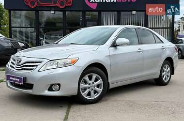 Седан Toyota Camry 2010 в Киеве