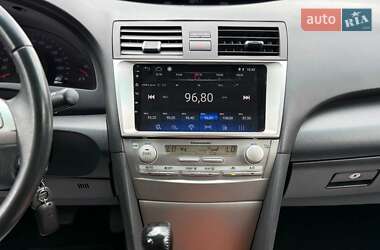 Седан Toyota Camry 2010 в 