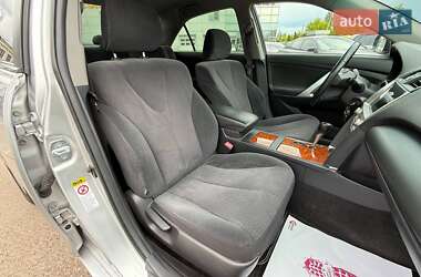 Седан Toyota Camry 2010 в 