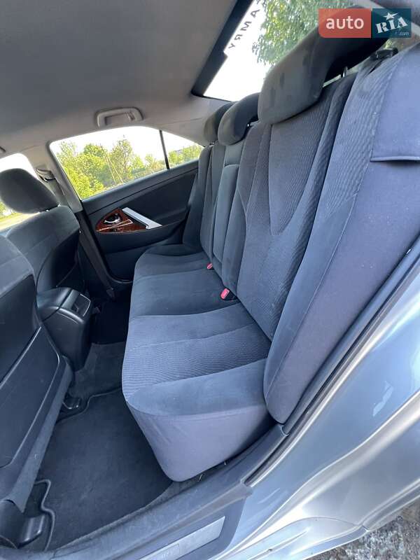 Седан Toyota Camry 2009 в Прилуках