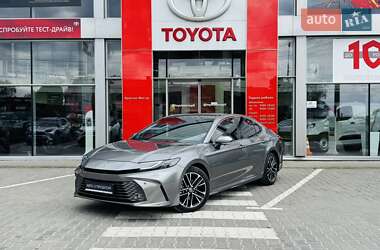 Седан Toyota Camry 2025 в Тернополі