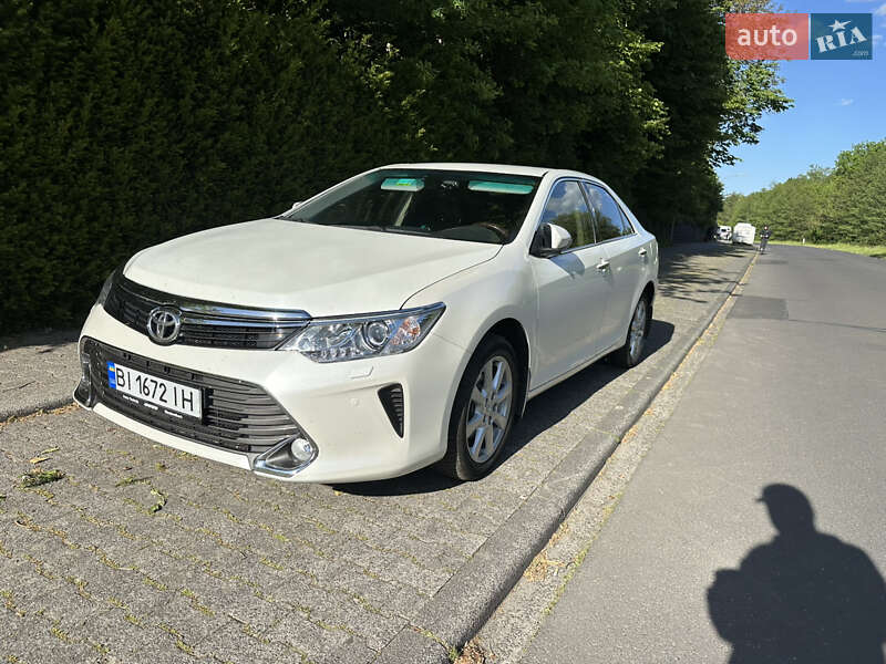Седан Toyota Camry 2015 в 