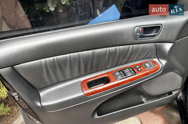 Седан Toyota Camry 2005 в 