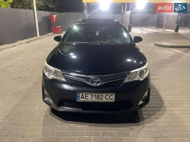 Седан Toyota Camry 2013 в Дніпрі