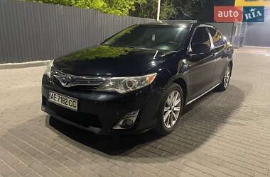 Седан Toyota Camry 2013 в Днепре