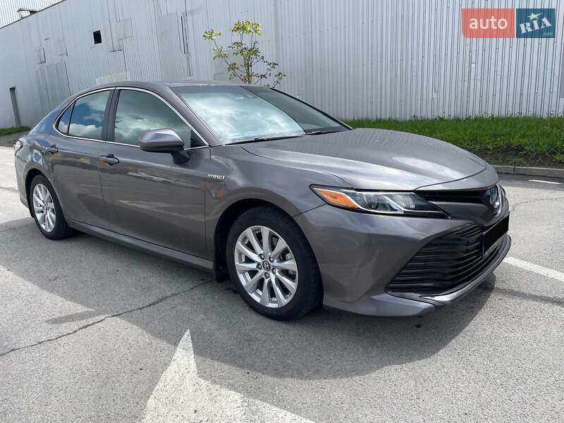 Седан Toyota Camry 2018 в Полтаві