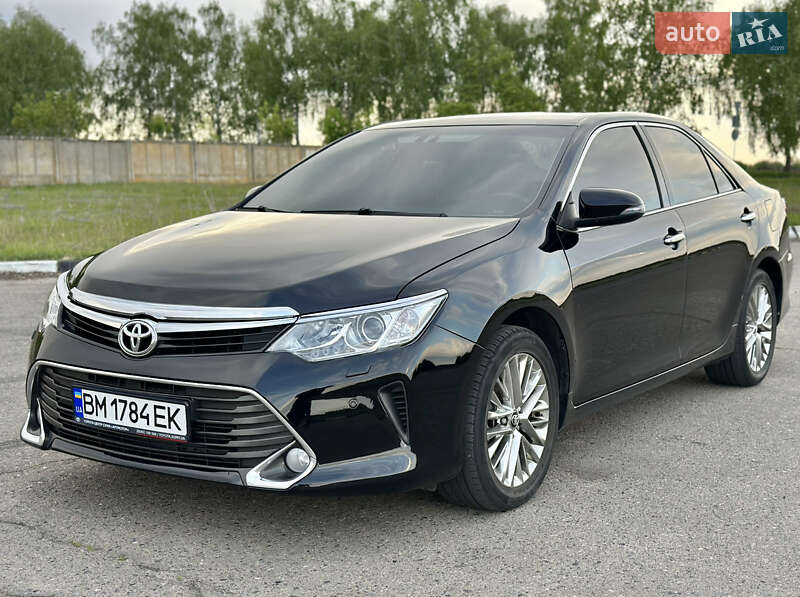 Седан Toyota Camry 2015 в Сумах