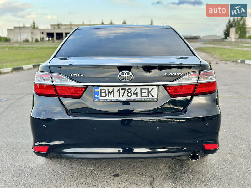 Седан Toyota Camry 2015 в Сумах