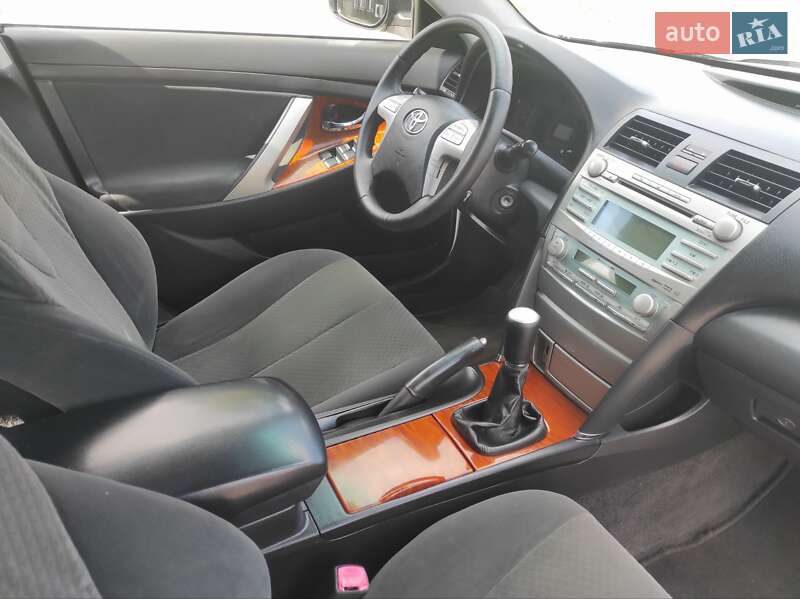 Седан Toyota Camry 2007 в Чернігові