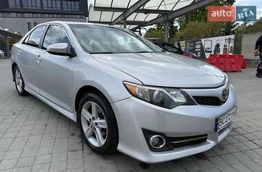 Седан Toyota Camry 2012 в Львові