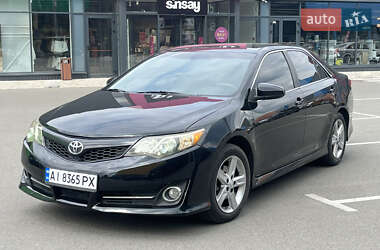 Седан Toyota Camry 2013 в Киеве