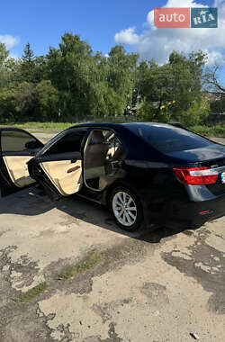 Седан Toyota Camry 2012 в 