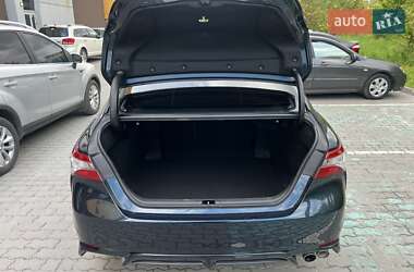 Седан Toyota Camry 2019 в 