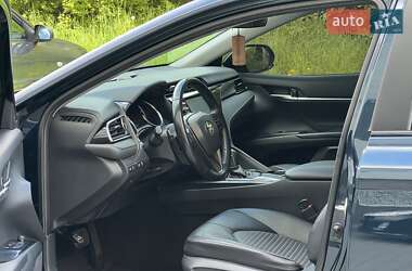 Седан Toyota Camry 2019 в 