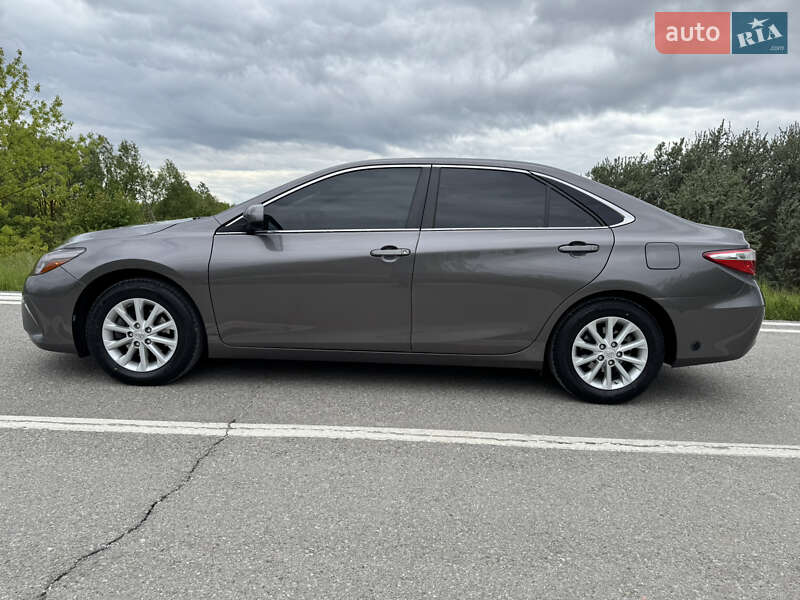 Седан Toyota Camry 2015 в Тернополі