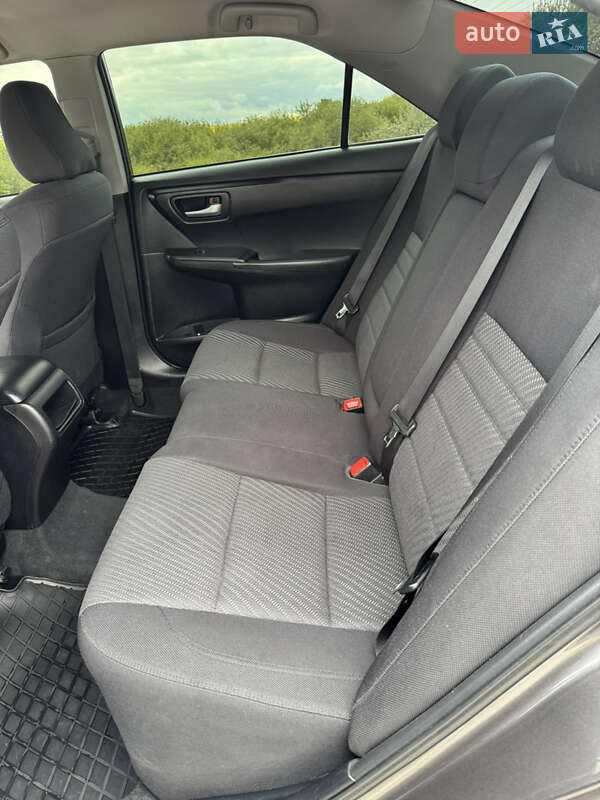 Седан Toyota Camry 2015 в Тернополі