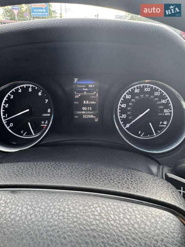 Седан Toyota Camry 2018 в Полтаве