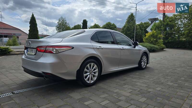 Седан Toyota Camry 2020 в Берегово