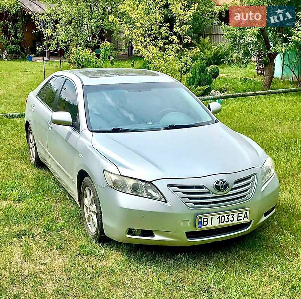 Седан Toyota Camry 2008 в Полтаве