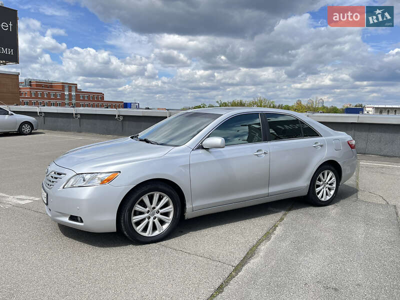 Седан Toyota Camry 2006 в Києві