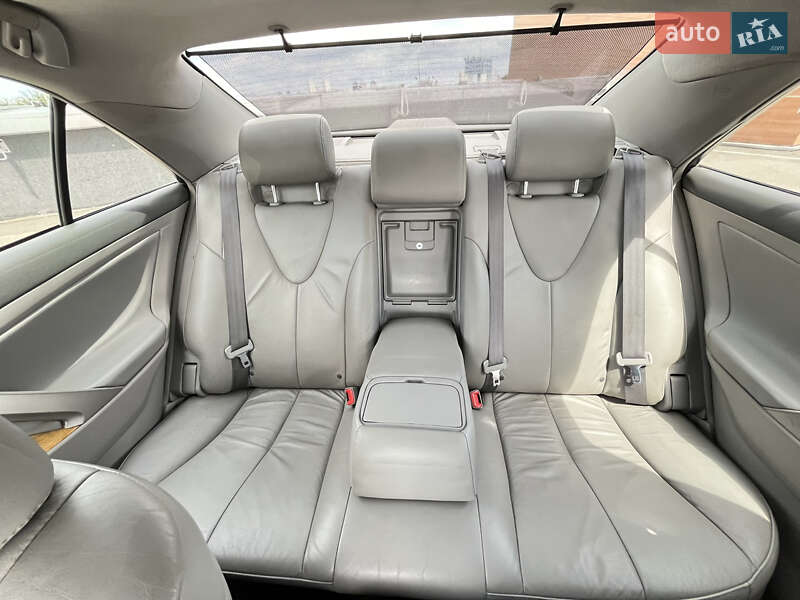 Седан Toyota Camry 2006 в Києві