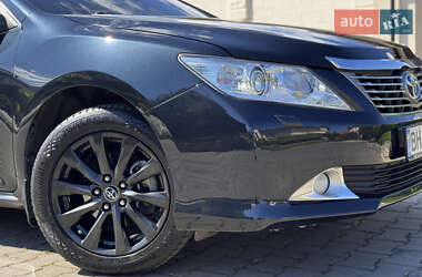 Седан Toyota Camry 2013 в 